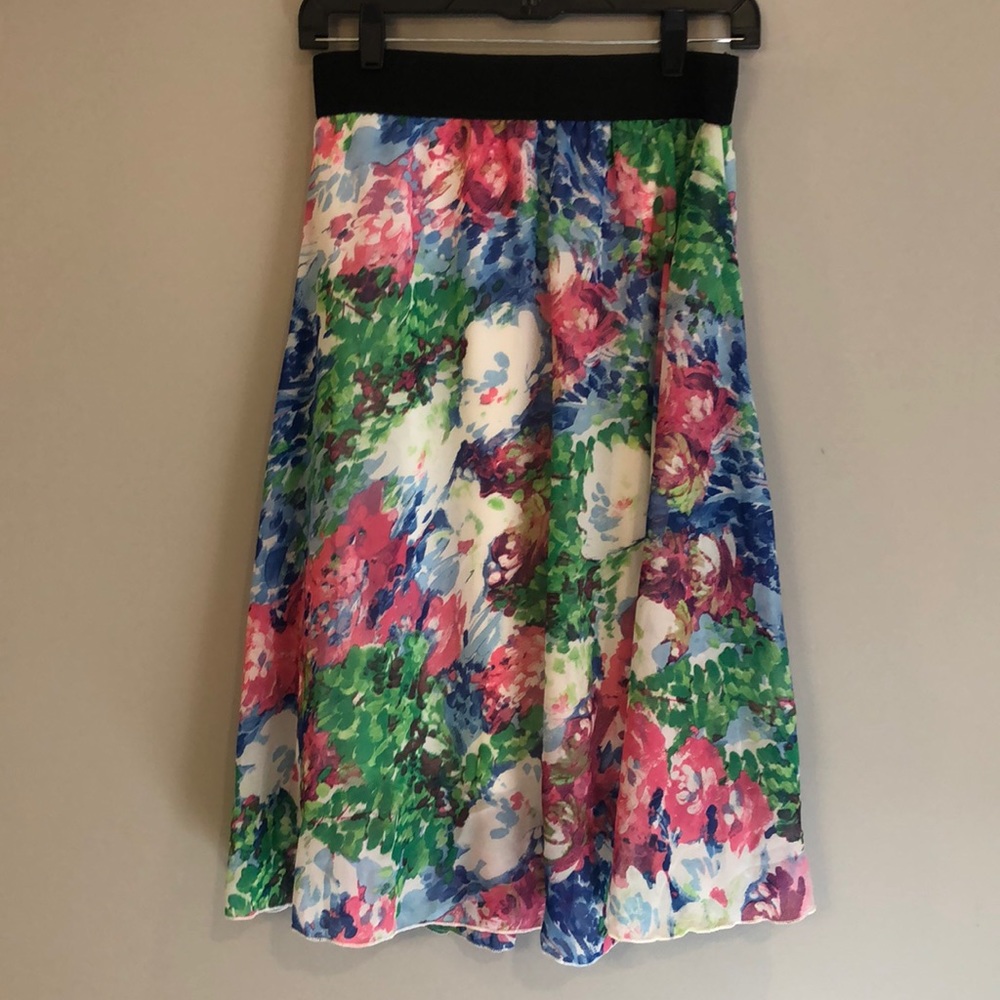 Lularoe Lola skirt  sizeS multi colored   NWOT